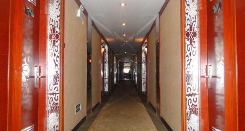 Bluesky Hotel Гуанчжоу Экстерьер фото