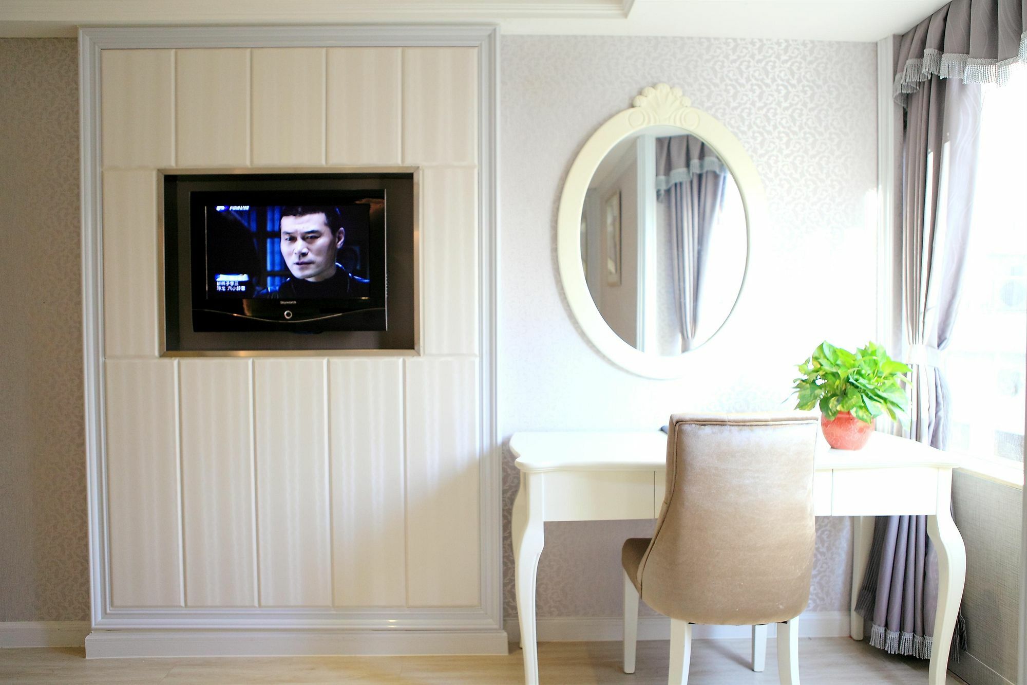 Bluesky Hotel Гуанчжоу Экстерьер фото